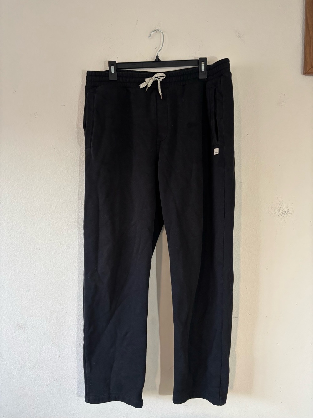 Mens Vuori Black Straight Leg sweatpants in black '